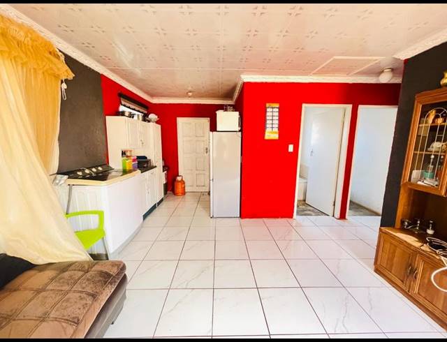 2 BEDROOM HOUSE FOR SALE IN PROTEA GLEN